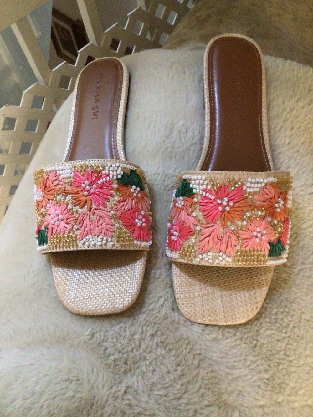 Madden Girl Flat Sandals 9